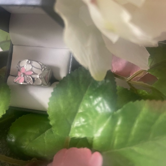 Beautiful Pink Floral Ring - Picture 5 of 8